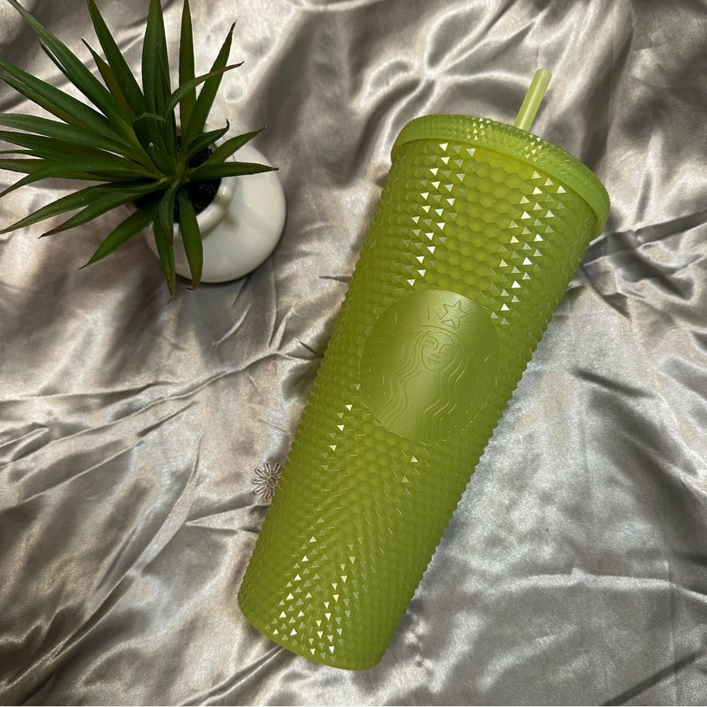 🌹Starbucks • Vibrant 25oz Glow in the Dark Lime Green Tumbler • - Picture 3 of 11